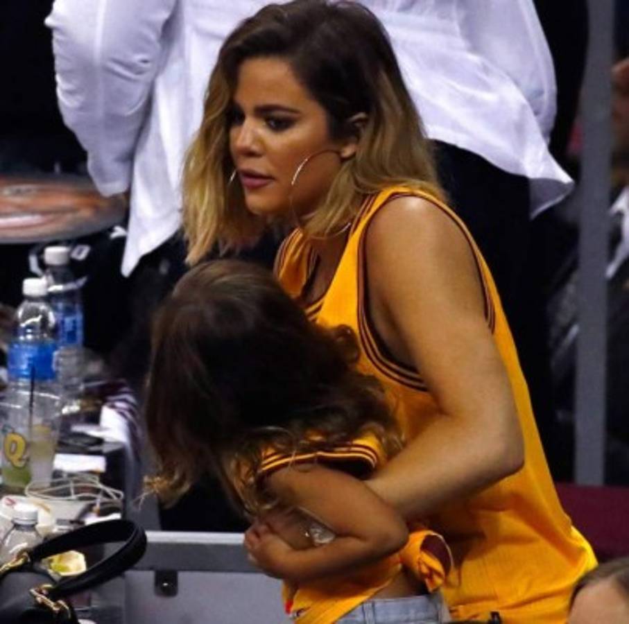 Las Kardashians, las sexis aficionadas que le van a Cavaliers en final de NBA