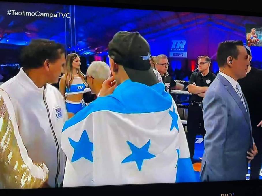 ¡Así lo mandó a la lona! Teófimo López y su resurrección ante Pedro Campa: la bandera de Honduras presente