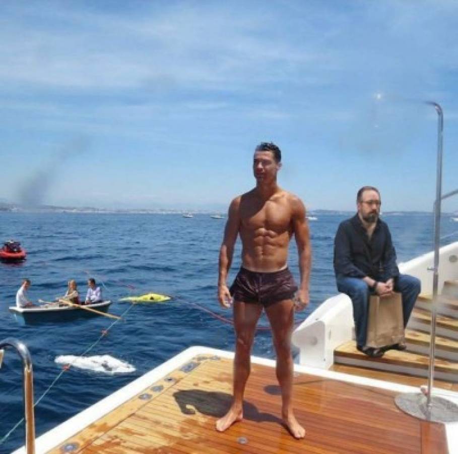 Memes despedazan a Cristiano Ronaldo por su última foto en sus vacaciones con Georgina Rodríguez