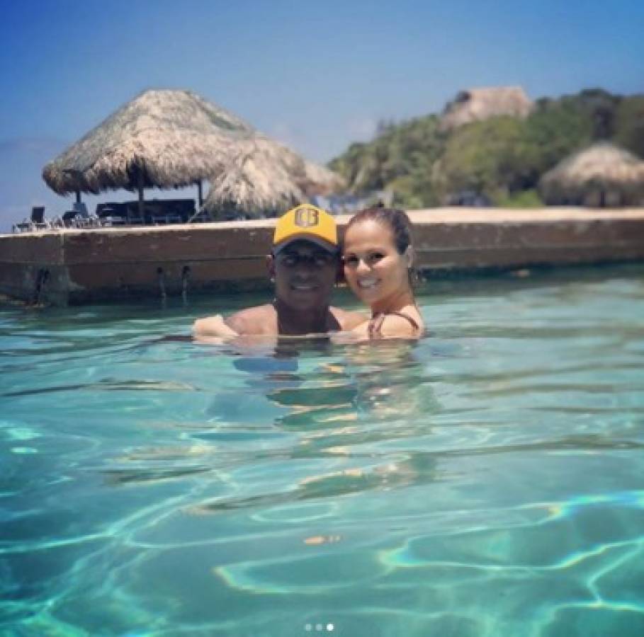 Tita Torres deslumbra en sus espectaculares vacaciones con Costly en Roatán