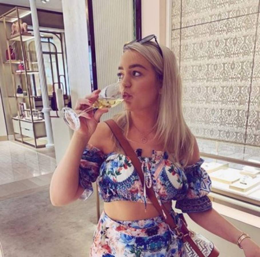 Con jeans rotos y gorra: La informalidad del portero de la selección de Inglaterra en su boda