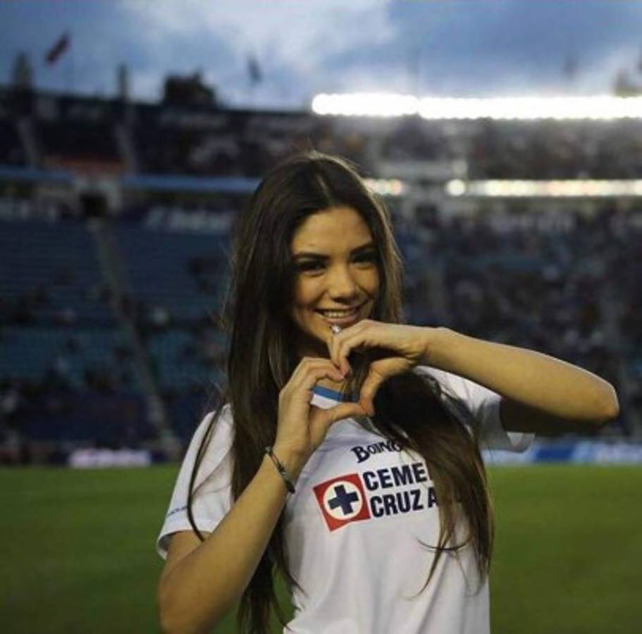 Michelle Pérez, la aficionada más sexy de Cruz Azul que sueña con el título