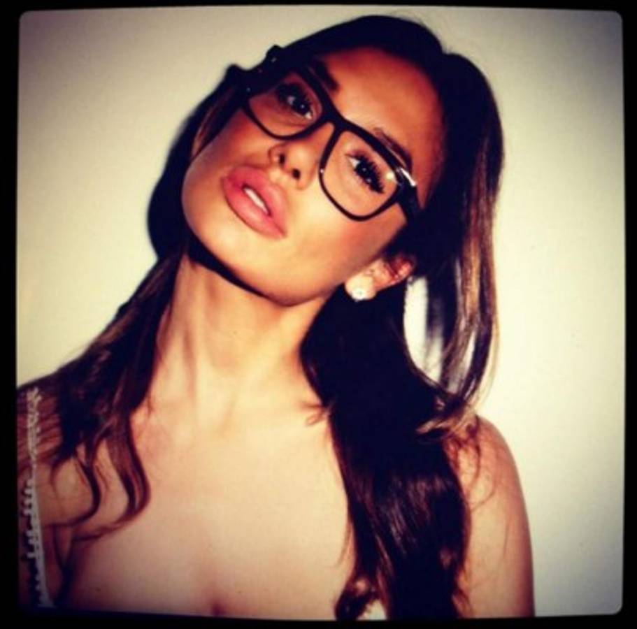 Nicole, la sexy chica que fue acusada de conseguirle mujeres a Silvio Berlusconi