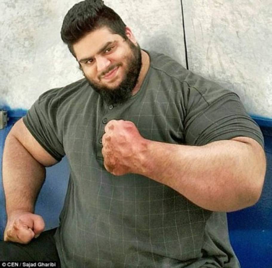 Las impresionantes fotos de Hulk humano, el iraní que luchará contra ISIS