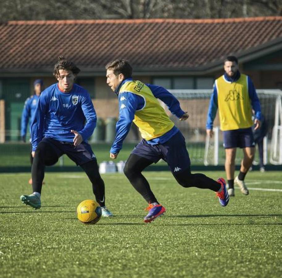Fue desterrado de Argentina tras el Mundial y castigado con dos años: ahora entrena con un club de tercera división