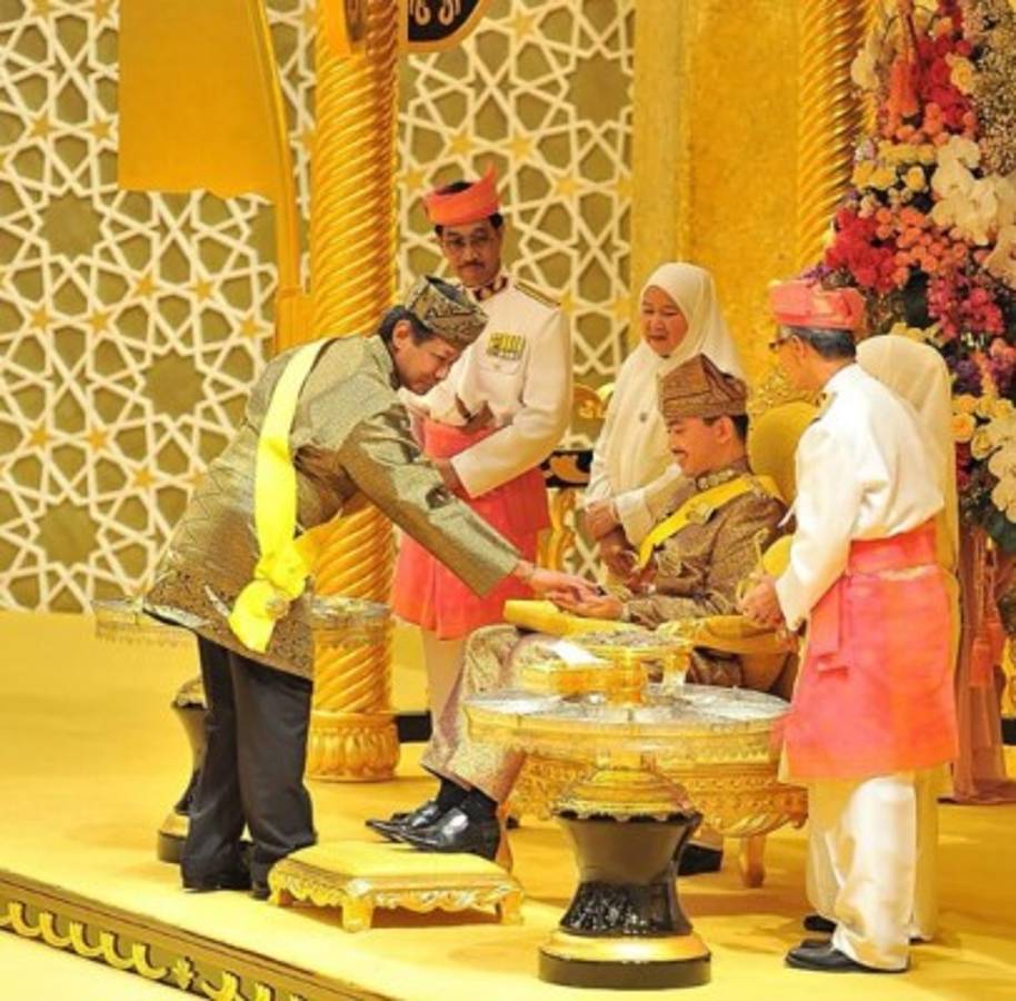 Así es la millonaria vida del futbolista más rico del mundo: Mansiones, tigres y autos de lujo