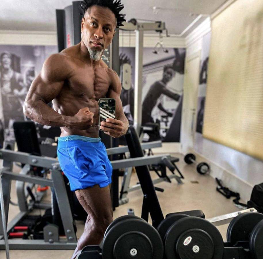 Jugó para Bayern Múnich y Real Madrid y así luce a sus 49 años: asegura que es más fuerte que Cristiano Ronaldo