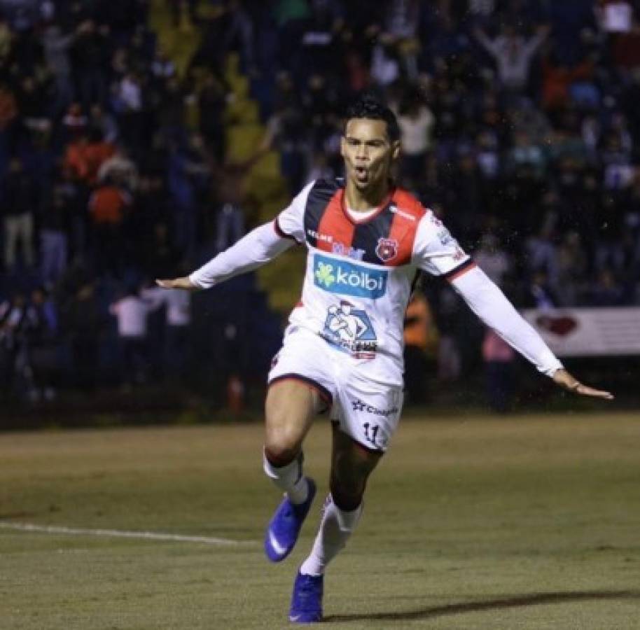 Filtran el salario de los 15 futbolistas mejor pagados en la liga de Costa Rica