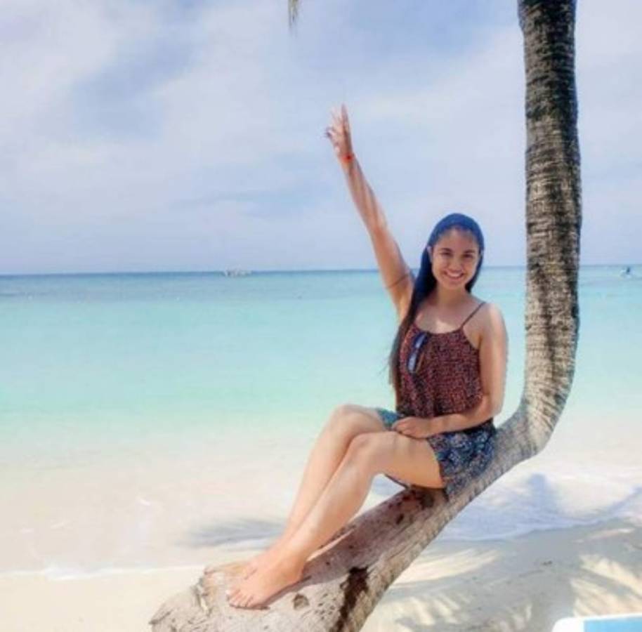 FOTOS: Roatán, 'inundada' de bellas turistas para la semana Morazánica 2019