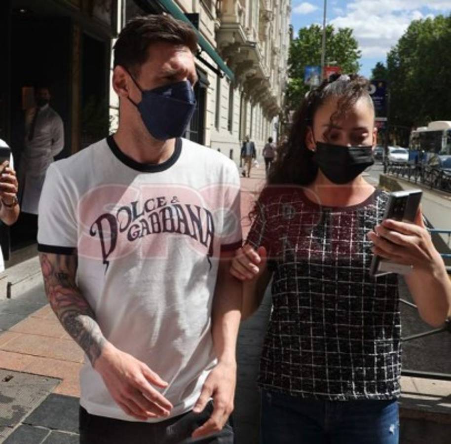 Con sus bellas esposas, fotos y autógrafos: La escapada de Messi y Luis Suárez en Madrid