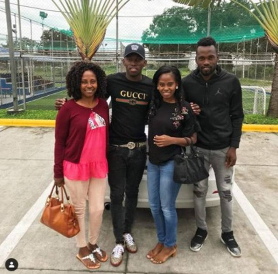 Jugadores que lograron construirle una casa a su madre gracias al fútbol