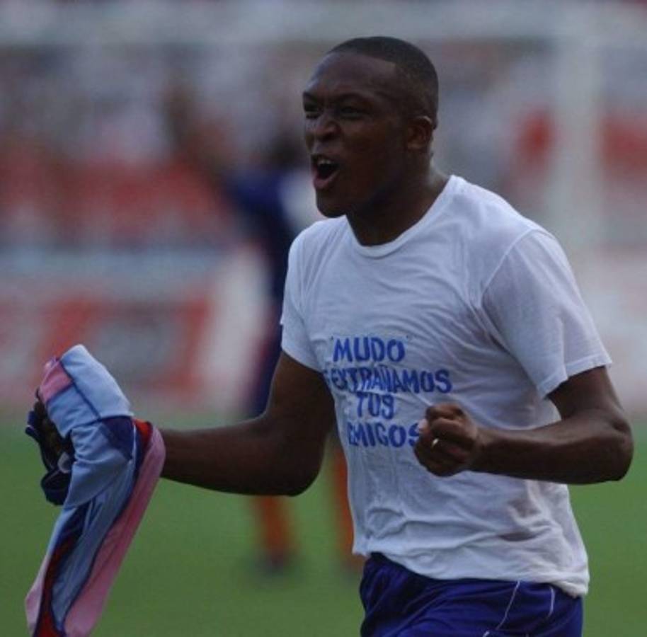 La convocatoria que desató polémica en Honduras en el 2003 con dos naturalizados