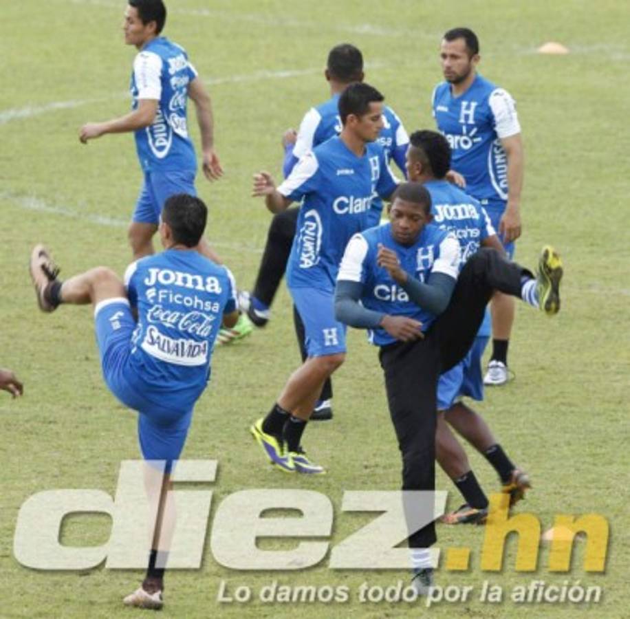 Pinto pide concentración, entrega y disciplina tras primer entreno con toda su artillería