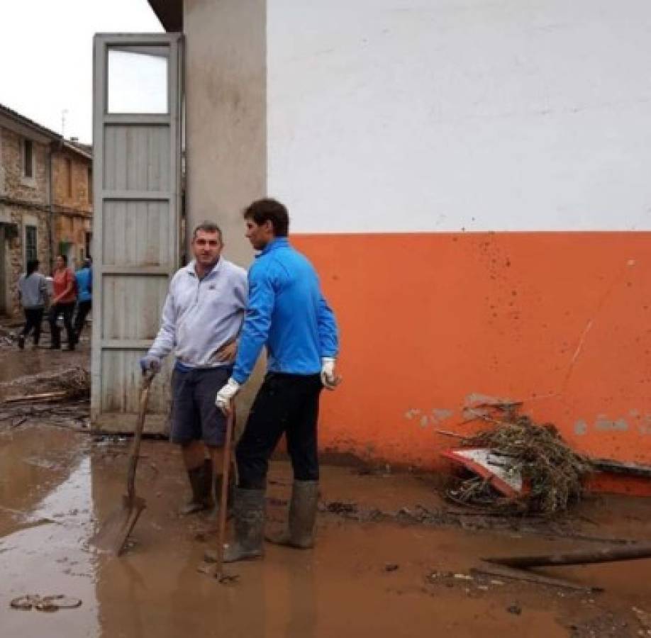 Ejemplar: Así ayuda Rafa Nadal en Mallorca tras inundaciones