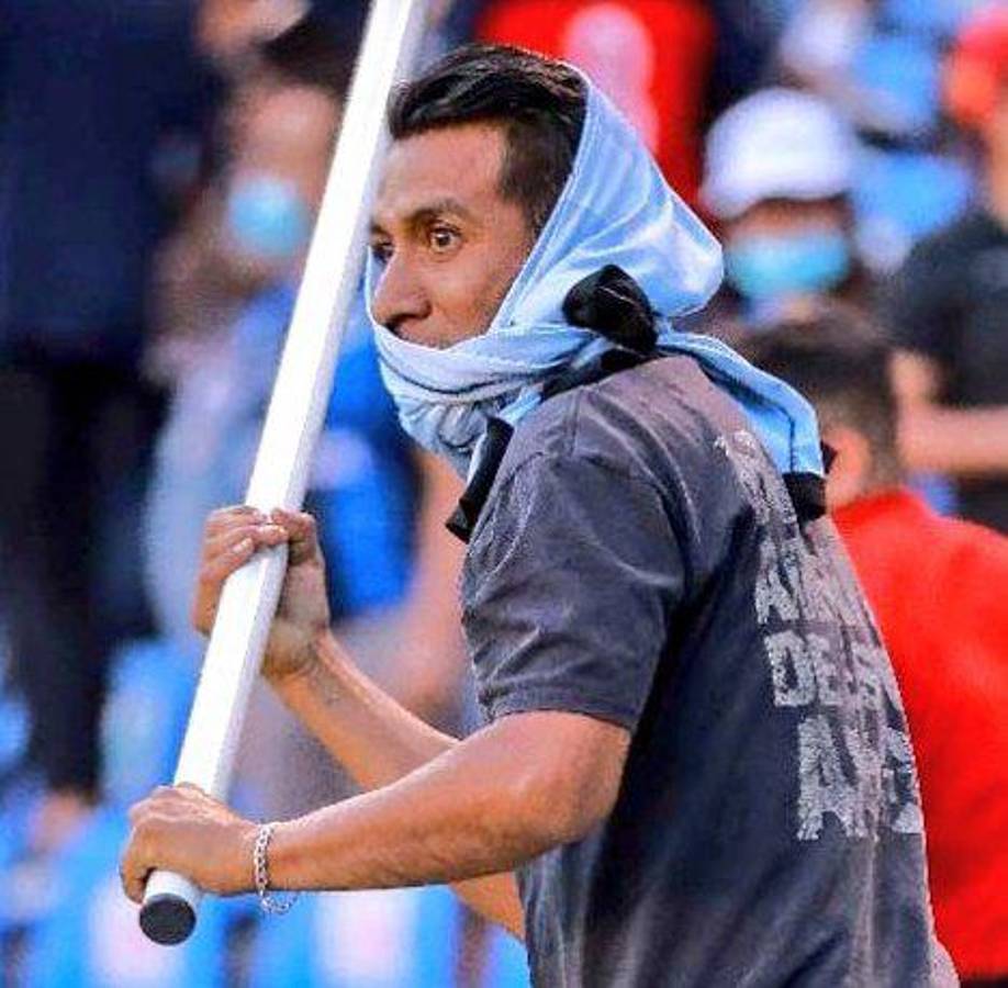 Tragedia en México: Así fue la impactante pelea entre barras de Querétaro y Atlas que dejó más de 17 muertos