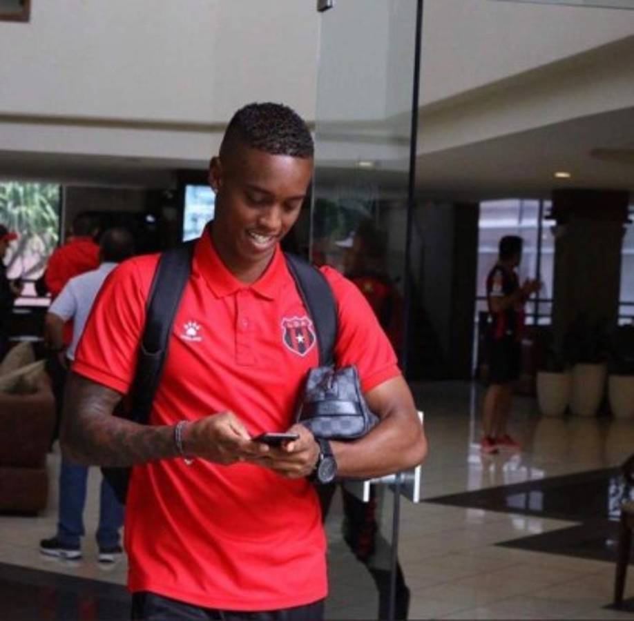 Mercado Centroamericano: Panameño en la mira del PSG y regresa legionario a El Salvador