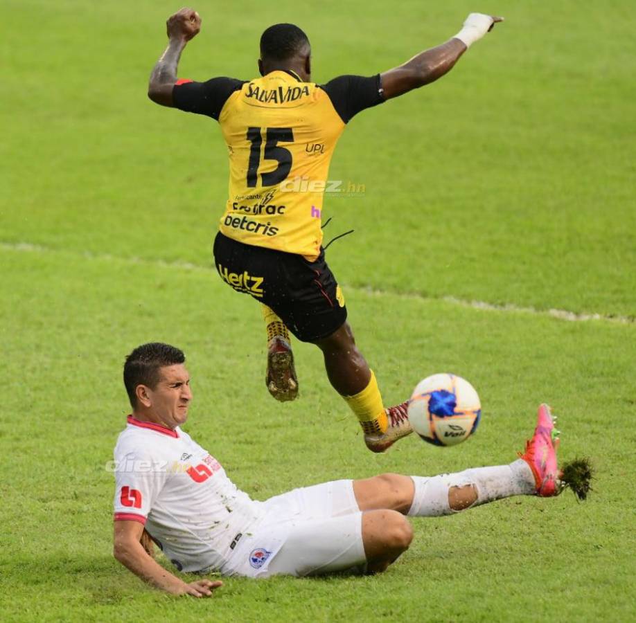 No lo viste en TV: La inesperada fotógrafa esposa de futbolista, la felicidad de Real España y Motagua; Pablo Lavallén sufrió desde el palco