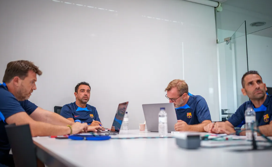 Barcelona arranca la pretemporada: los jugadores que desobedecieron a Xavi y Aubameyang sorprende con su nuevo look