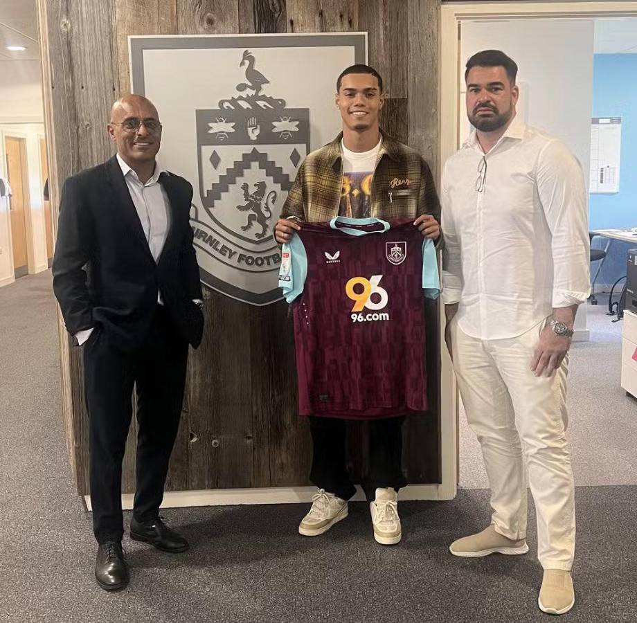 Hijo de Ronaldinho se marchó del Barcelona y tiene nuevo club en Inglaterra: firmó por dos años