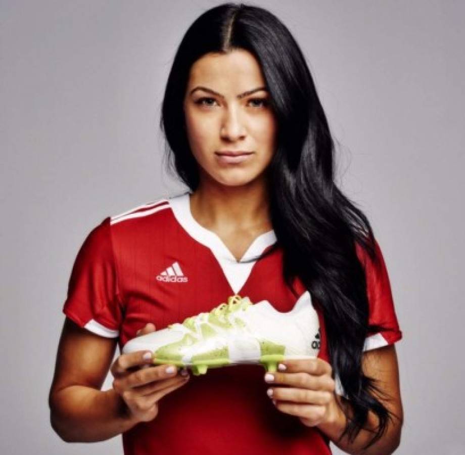 La novia de Roger Espinoza y una hondureña entre las futbolistas más bonitas del mundo