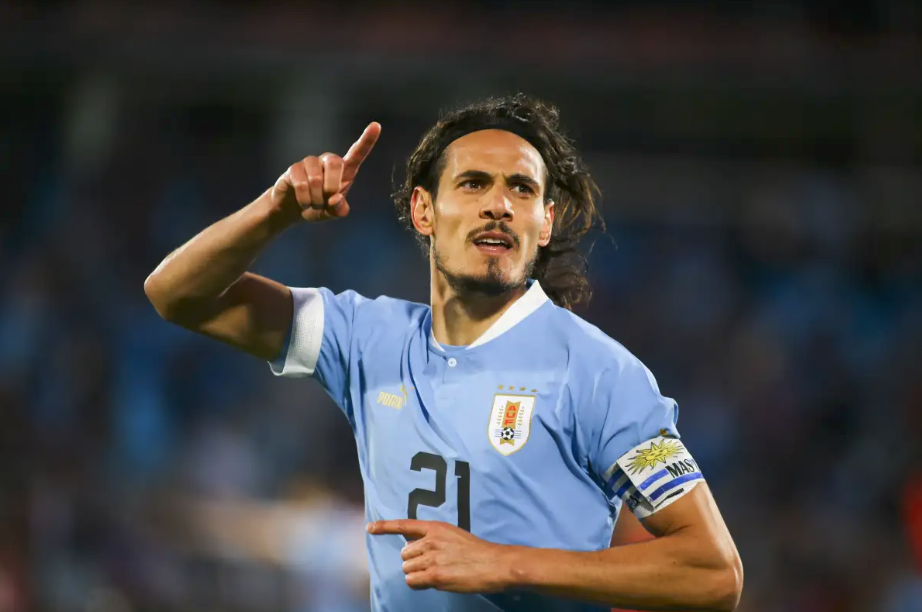 Llegó al Barcelona en este mercado y pide salir; ofertón del United por figura del Real Madrid y Cavani jugará en España