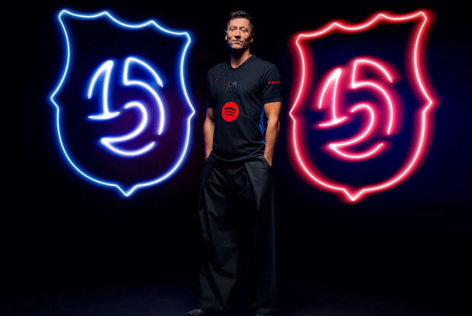 Barcelona presentó su segundo uniforme de la temporada y es una belleza: vuelve el color negro