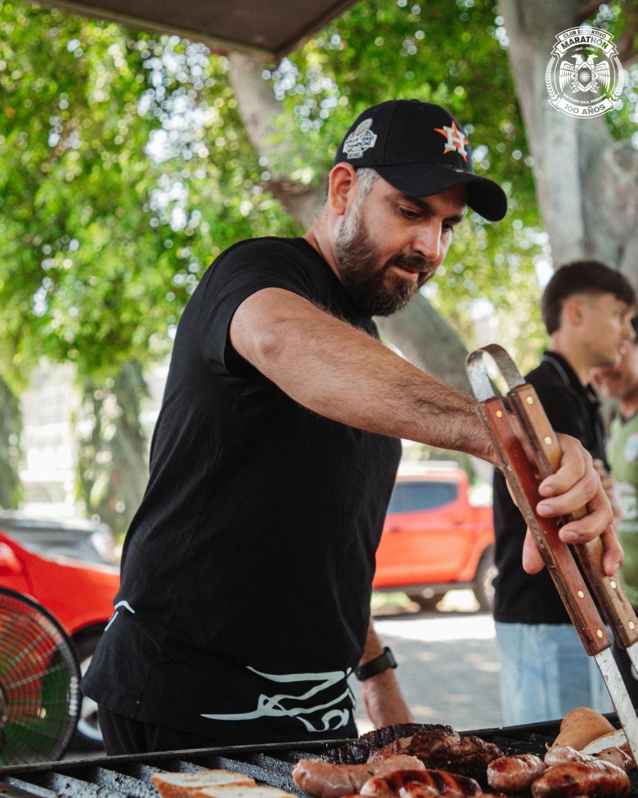 ¡Convivencia verdolaga! Marathón deja atrás los malos resultados y la plantilla disfruta de un asado