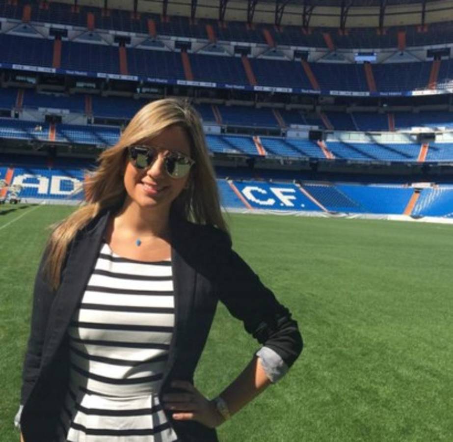 Andrea Guerrero, la bella periodista que se emocionó al entrevistar a James Rodríguez