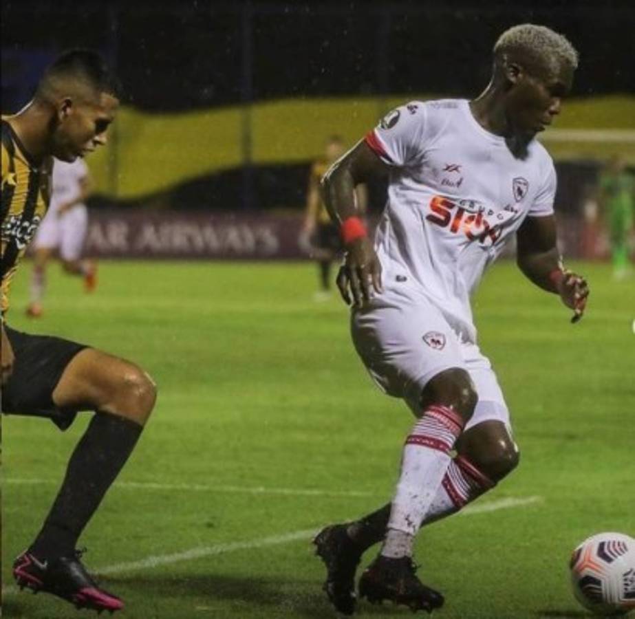 'RC9': Rubilio Castillo lanza su propia marca y línea de ropa con diseños muy llamativos