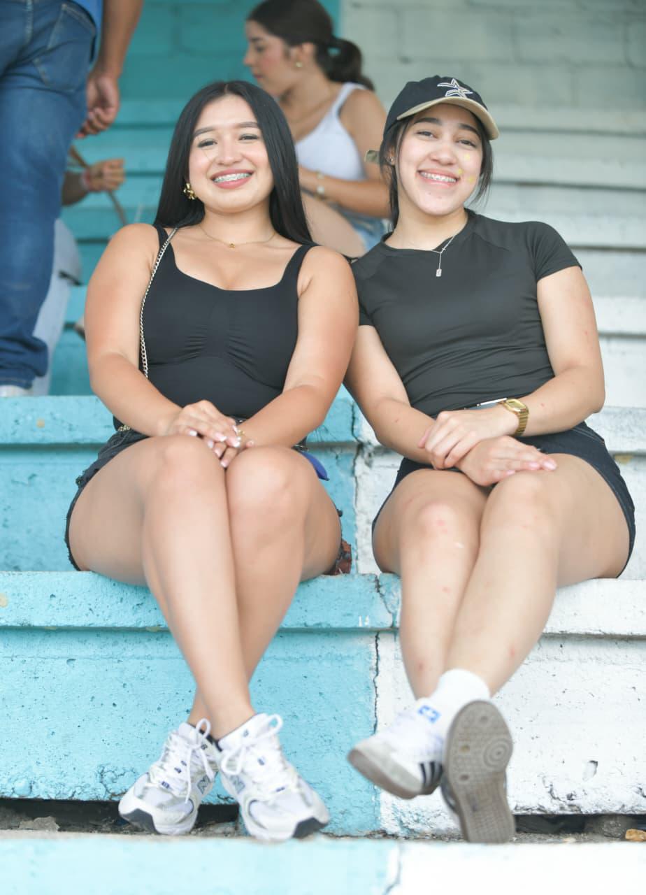 Grave lesión en el Génesis-Estrella Roja y las lindas chicas que cautivaron en La Paz