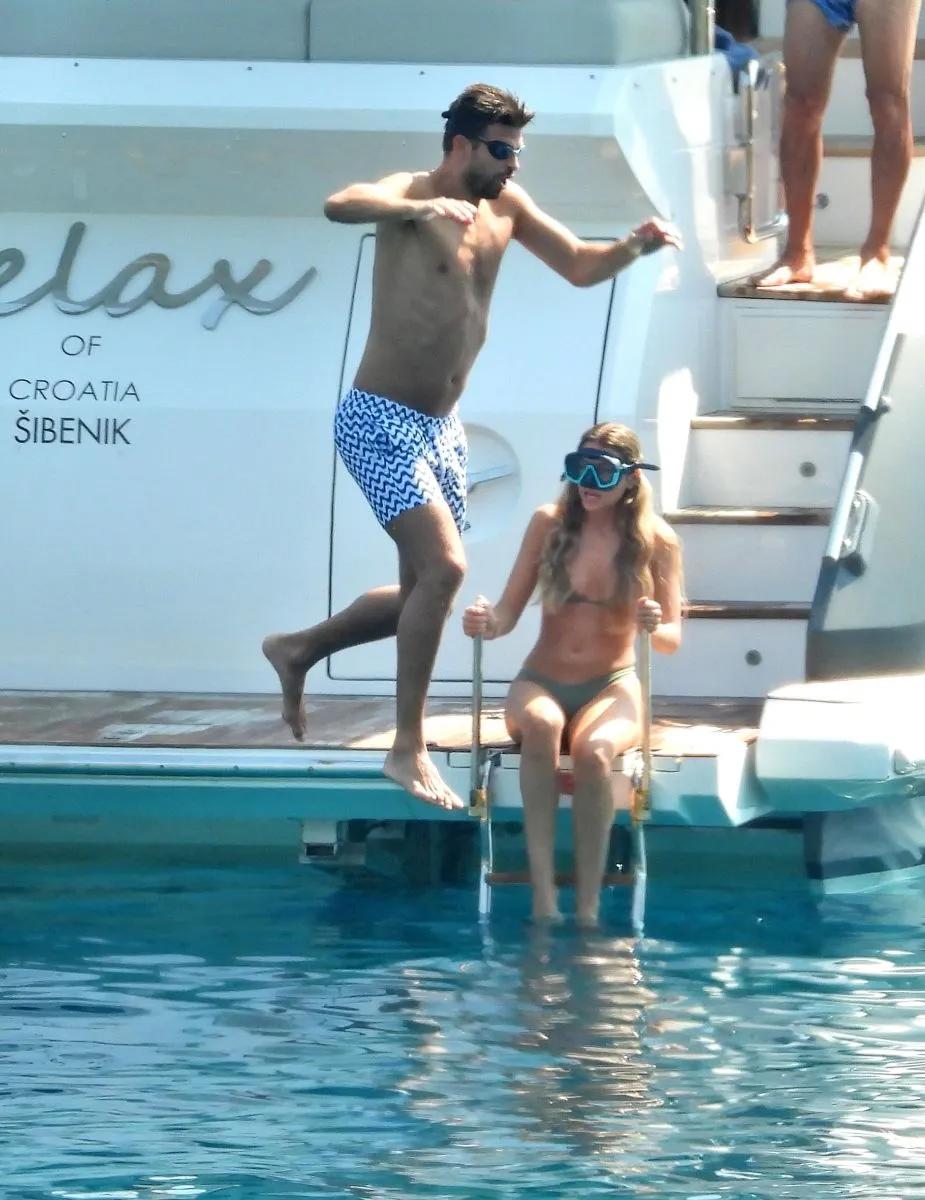 Clara Chía, como nunca antes y luciendo un bikini ajustado: ¡Las picantes vacaciones junto a Piqué donde dejó todo no escondió nada!