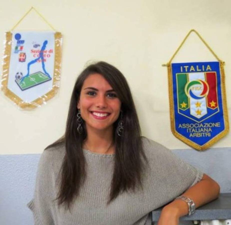 FOTOS: Elena Tambini, la árbitro que destaca en el fútbol italiano