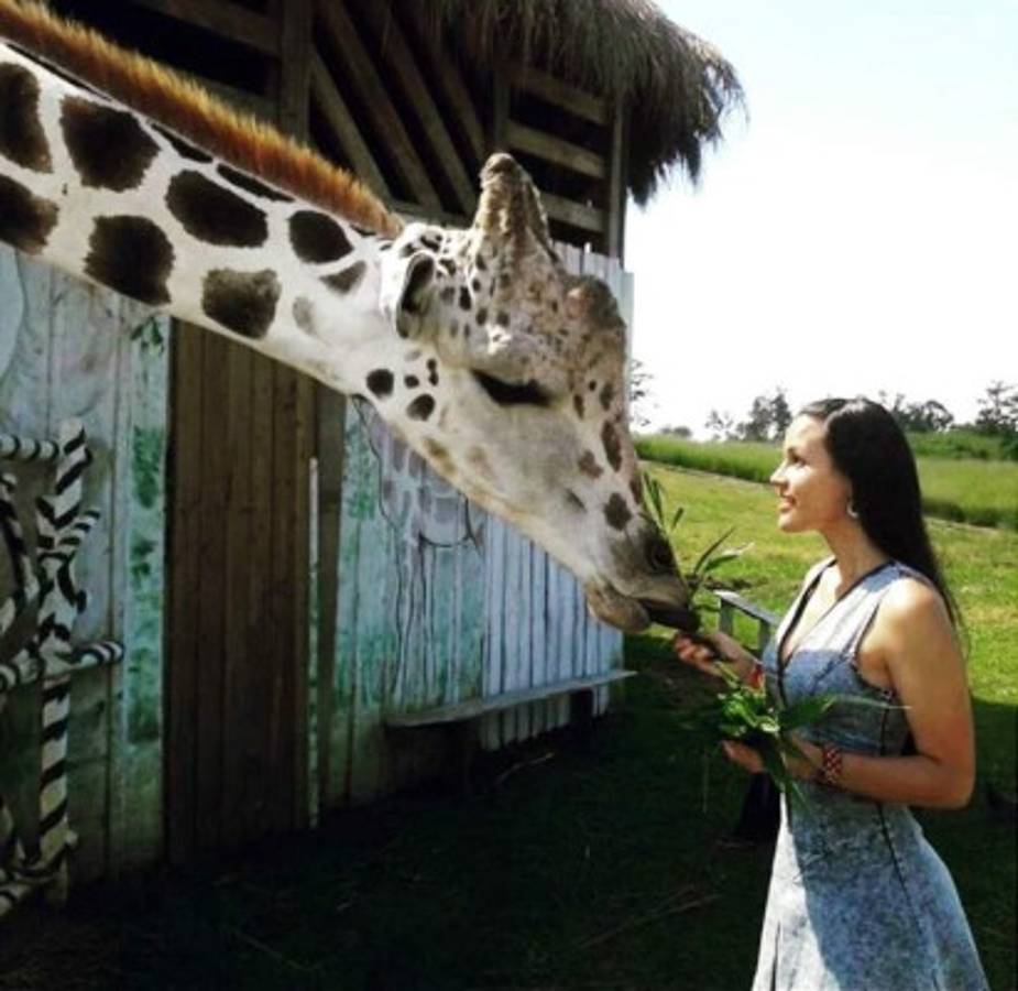 ¡UN ESPECTÁCULO! Así es Natalia Villars, la bomba sexy de la radio en Honduras