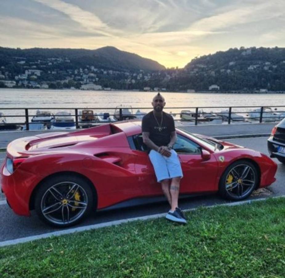 El humilde auto que se compró Arturo Vidal y que lleva a los entrenamientos del Inter de Milán