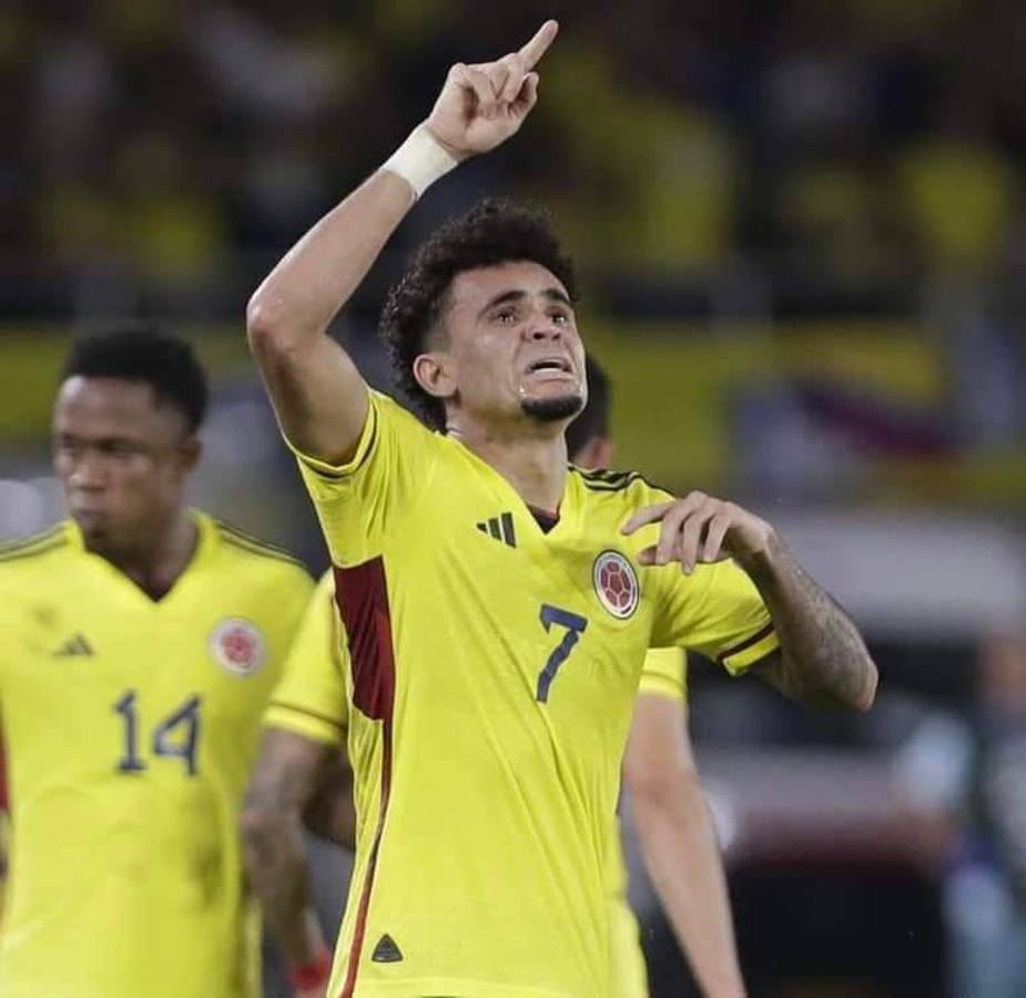 ¡La vida da revancha! Emotiva celebración del papá de Luis Diaz tras su doblete ante Brasil