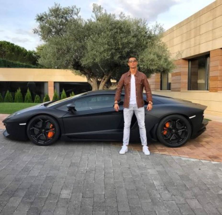 ¡Impresionante! La lujosa colección de autos que tiene Cristiano Ronaldo