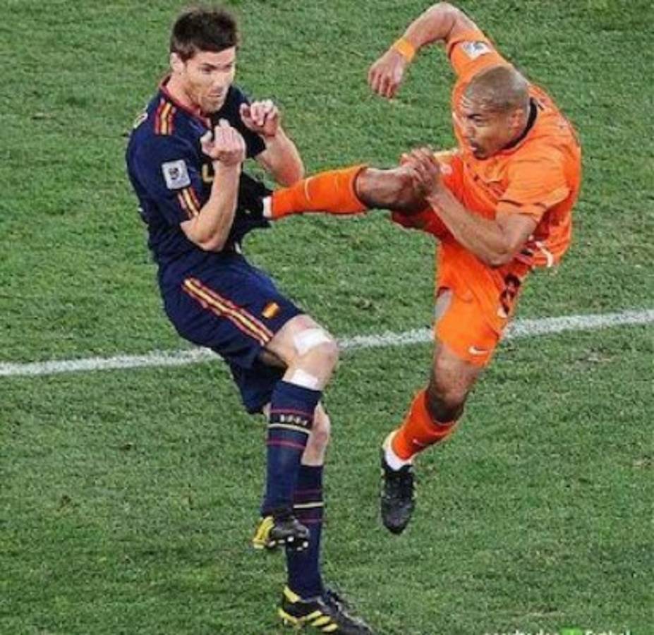 ¡Les llaman 'carniceros'! Las patadas más violentas en la historia del fútbol