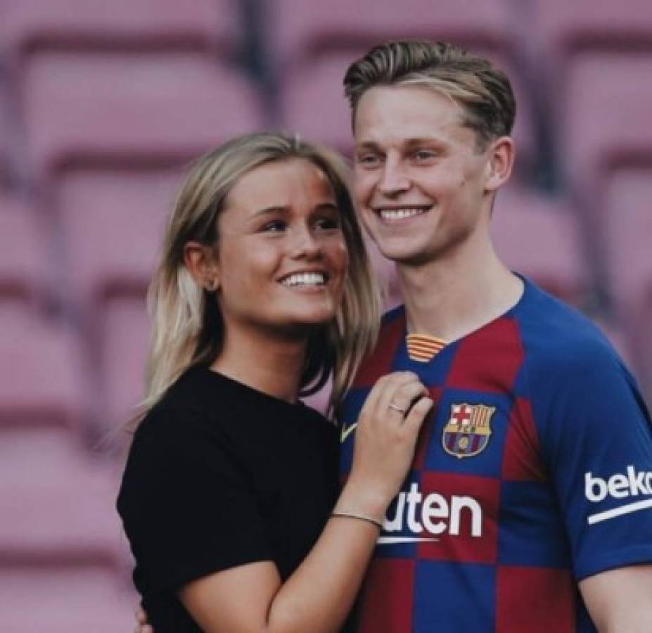 La bella novia de Frenkie De Jong deslumbró en la presentación del jugador en el Camp Nou