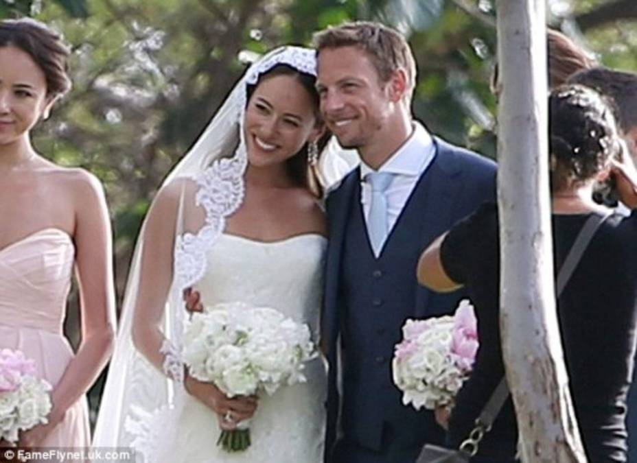 Button inició el año nuevo casado con Jessica Michibata