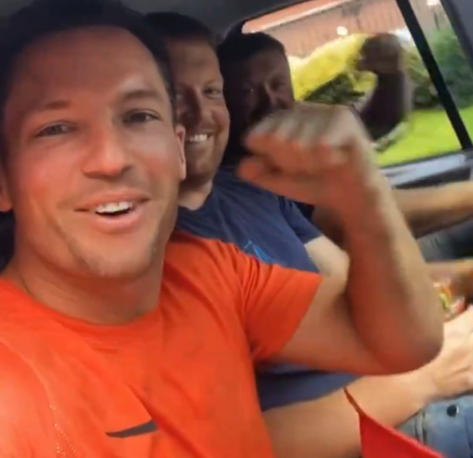 Ganó la Premier League, el Chelsea lo fichó por 40 millones y ahora es constructor de casas