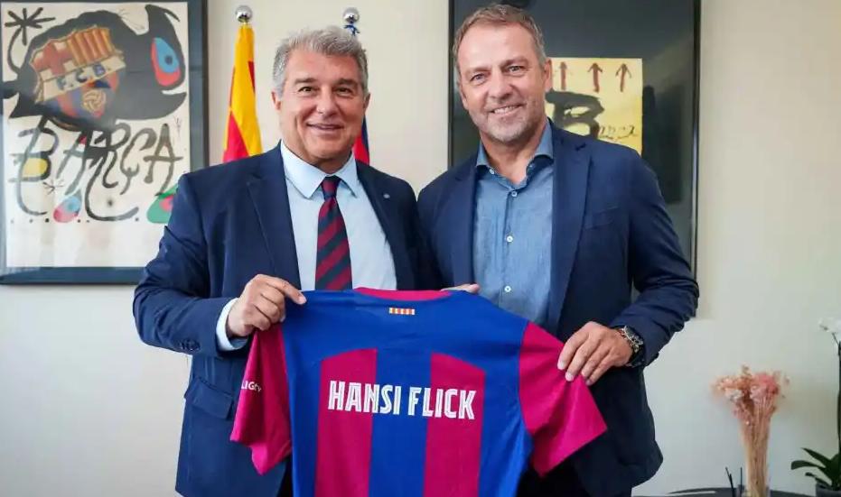 El plan de Hansi Flick para 2025: un crack fue ofrecido al Barcelona y los grandes fichajes que tiene en carpeta