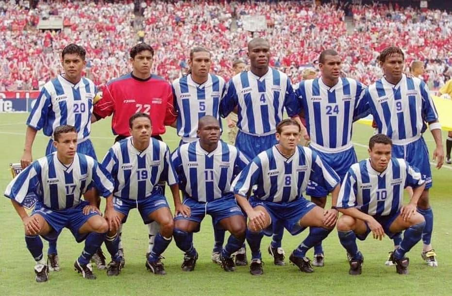 Así es la vida de Samuel Caballero, exfutbolista de Honduras y recordado por el beso con Cuauhtémoc Blanco ¿Qué se dijeron en esa acción?