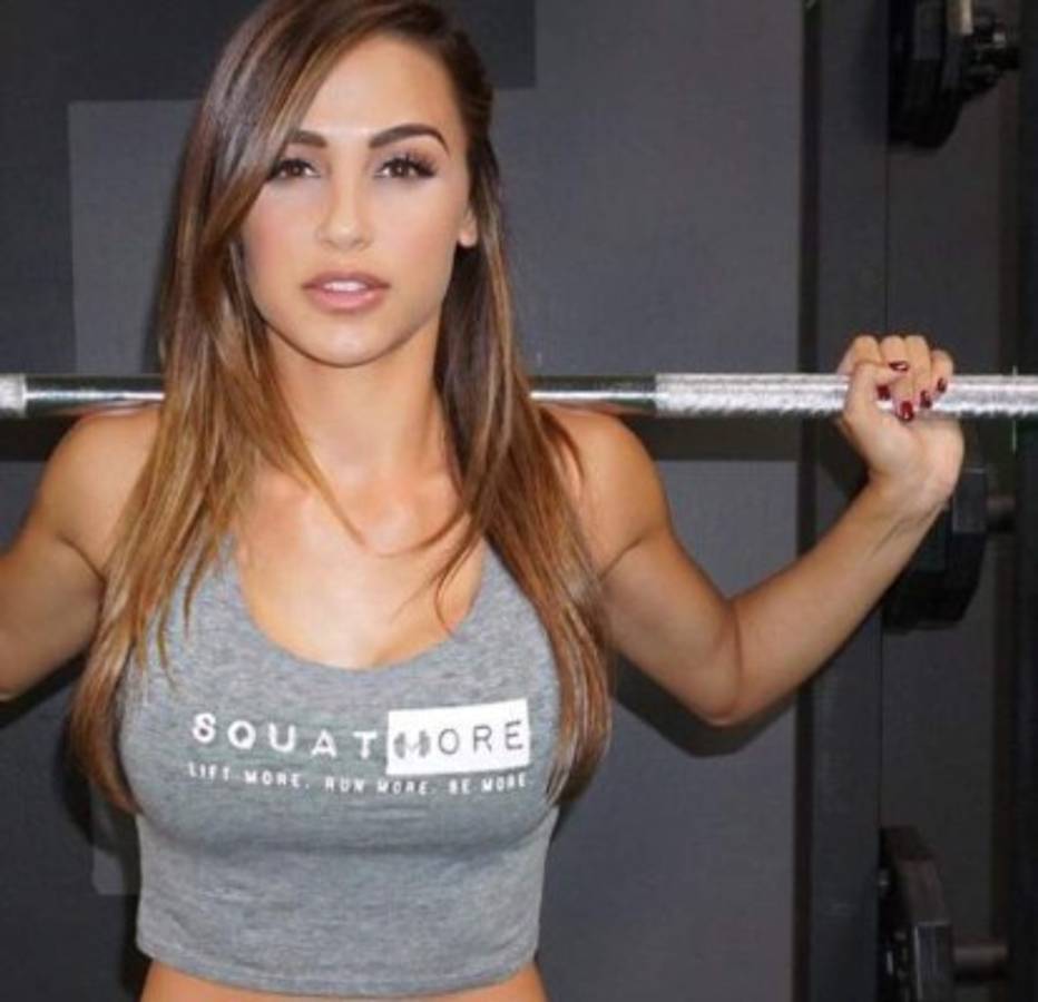 Diosa del fitness: Ana Cheri, una mezcla de sensualidad, ejercicio y elegancia