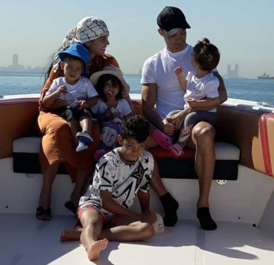 En casa y con nuevos 'looks': Así pasaron los futbolistas el día del padre en pleno coronavirus  