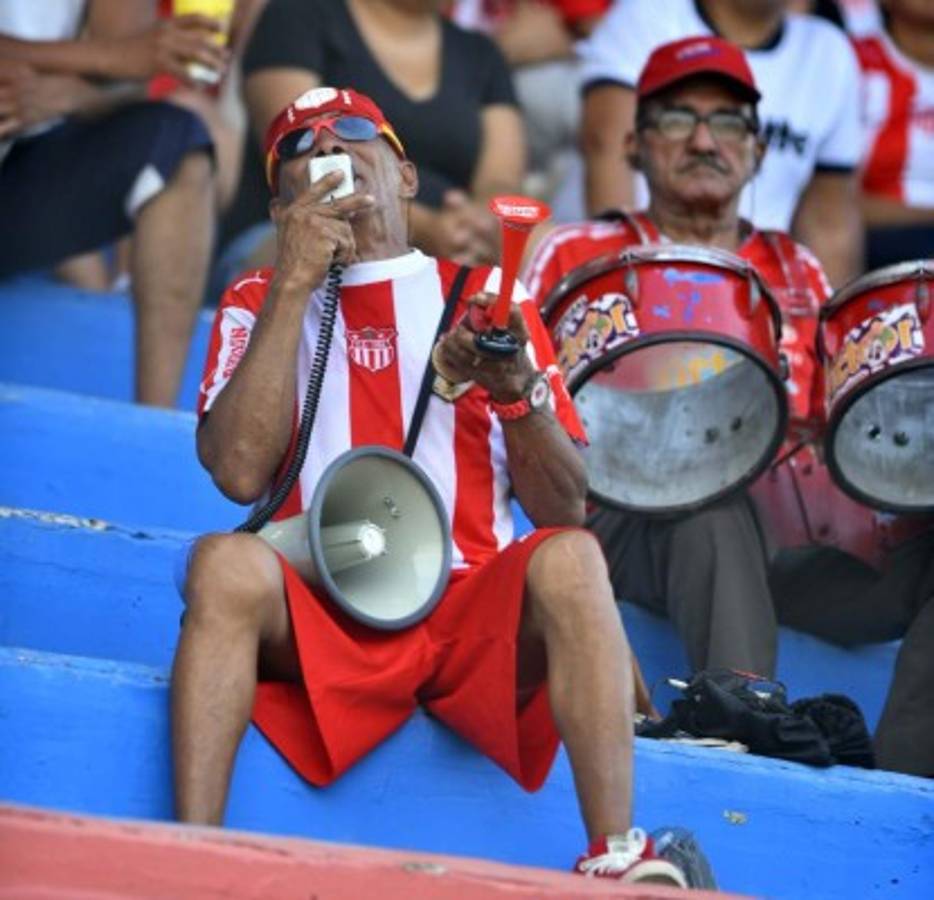 NO SE VIO POR TV: ¿Pinto viendo a Costly? Las fotos más curiosas en Honduras