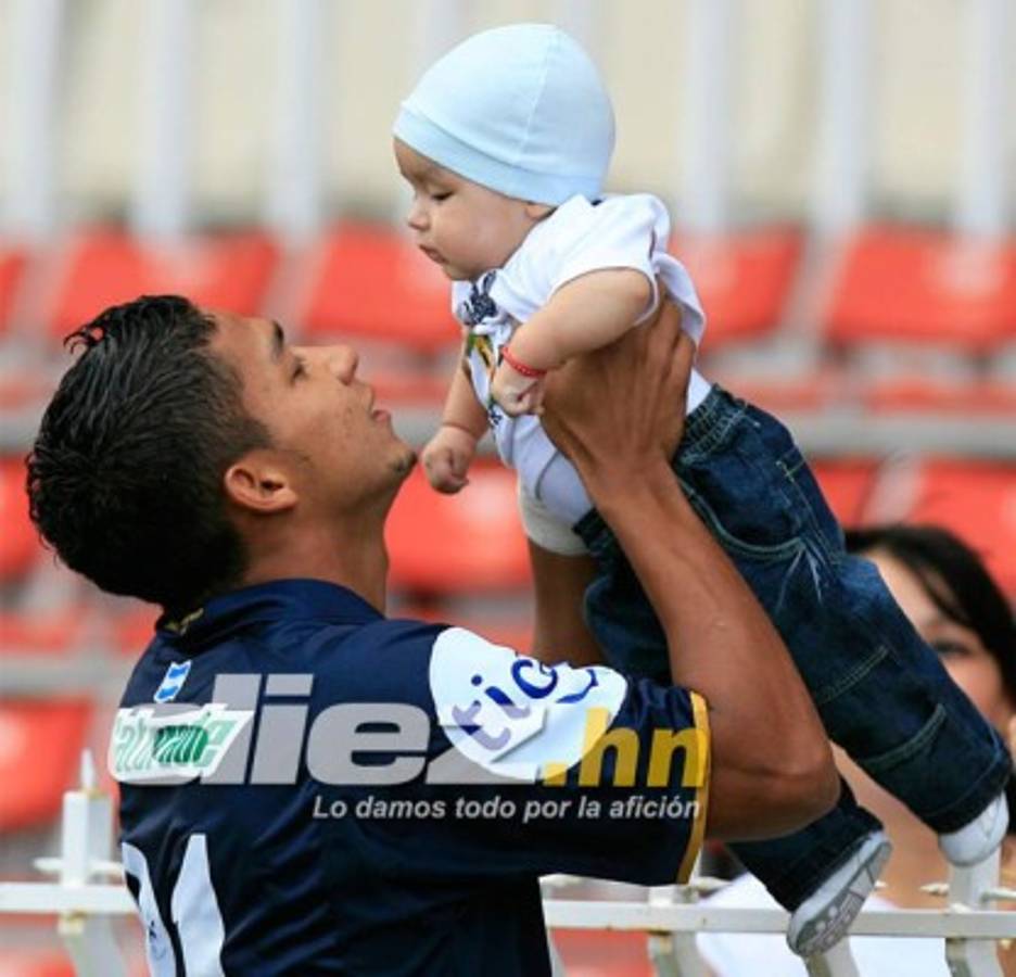 La entrevista de Emilio Izaguirre en 16 fotos