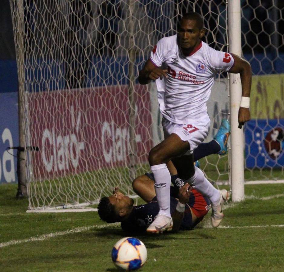 Jerry Bengtson firmó una de sus peores temporadas en este Clausura 2022 con solo tres goles.