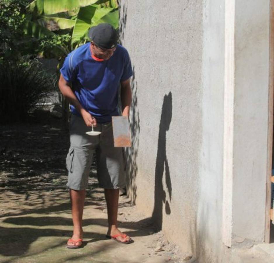 FOTOS: Así es la vida como albañil del defensa Henry Clark