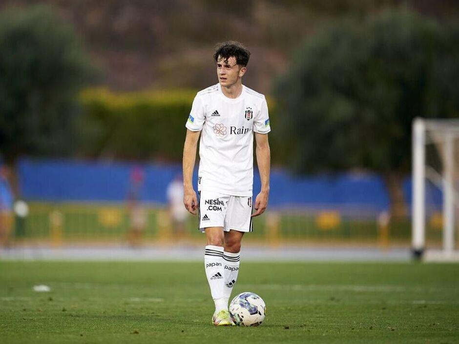 Se abrió una cuenta de Tinder y su club de toda la vida lo despide: ¿Qué tenía en el perfil?