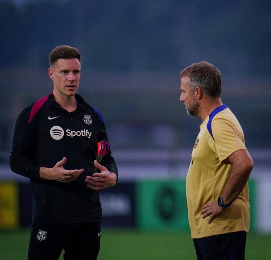 Hansi Flick ordena que echen a tres jugadores del Barcelona por este motivo y toma decisión con Marc Casadó ¿Se va Ter Stegen?